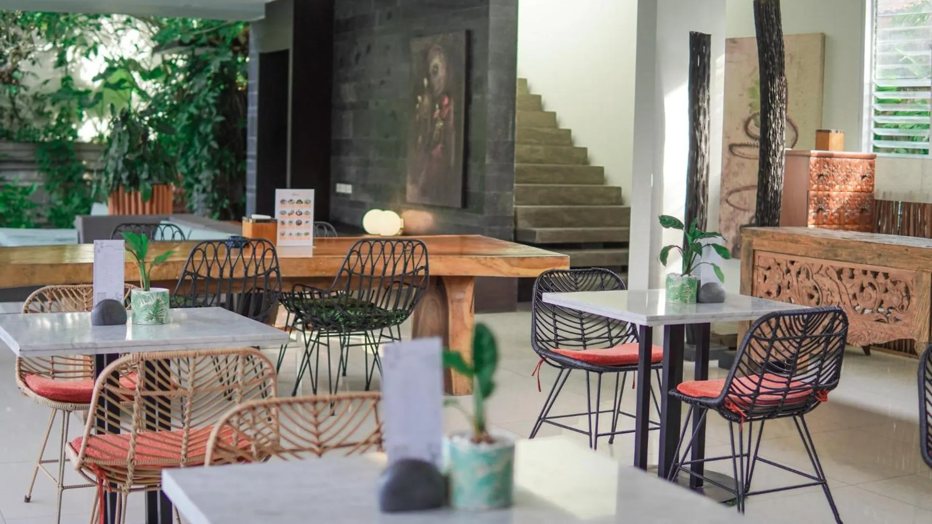 Monolocale Luxury Resort & Spa Seminyak By Ini Vie Hospitality Kerobokan  5*, Kerobokan (Bali)
